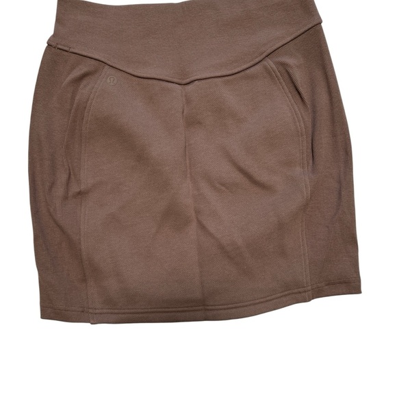 Lululemon Scuba Mini Skirt - Picture 2 of 5